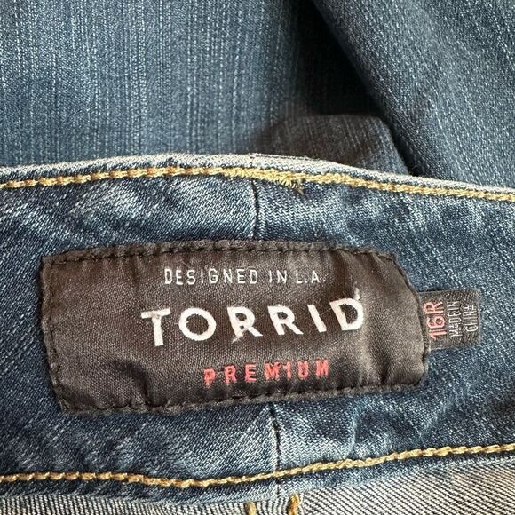 Torrid Premium Stretch Denim Jeggings | Mid Rise Skinny Jeans | Women’s Size 16R - Picture 3 of 9